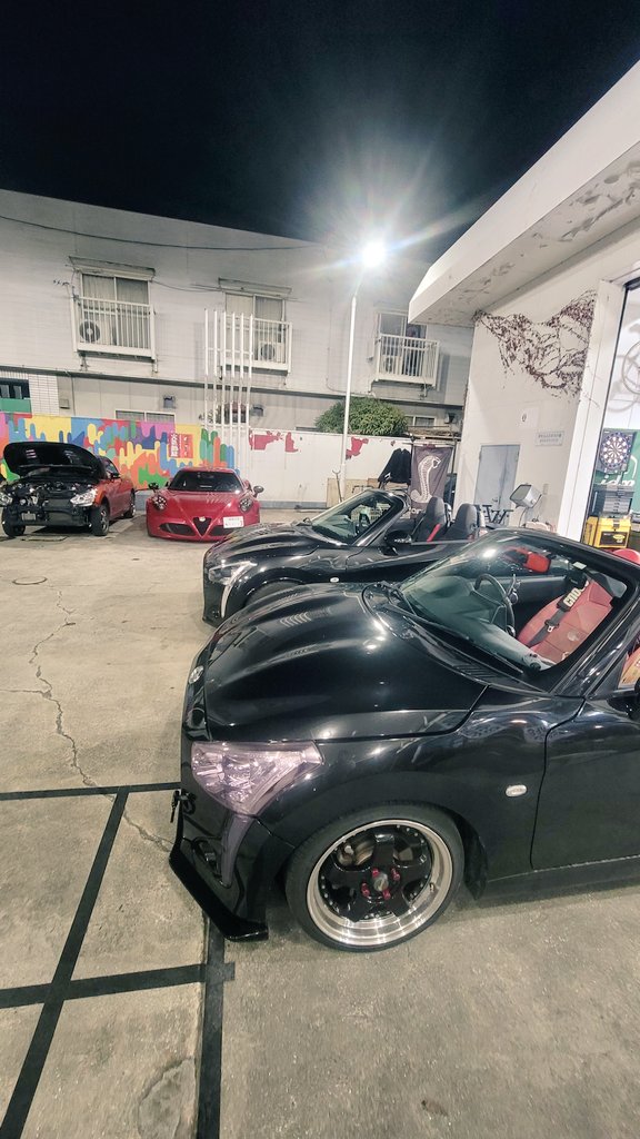 ginetta_romeo's tweet photo. 昨夜はコペンやコペンとコペン(？)に囲まれて過ごしました。
おもむろにバンパーを外しだしたり、オリキャラの新アイテムを車に貼り付けてたりと、コペンの方々は車イジるのが好きな人が多くて素敵。

#086BASECAFE https://t.co/c2v1jk6yUh