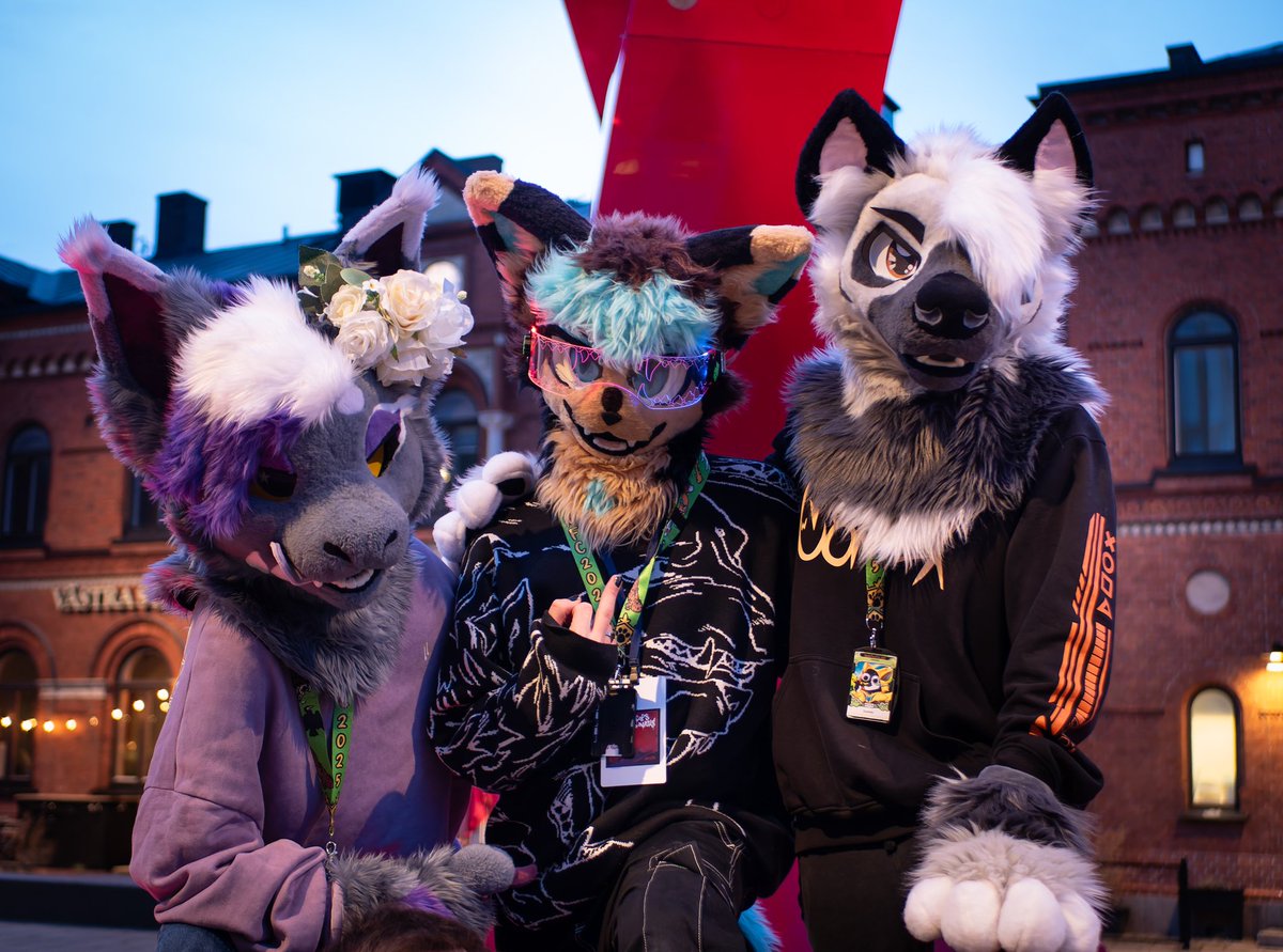Chilling with the gang at NFC <a href="/Fangsmeier/">Fangs</a> <a href="/Lummnmeier/">Lummniprofen🔜your closet</a>