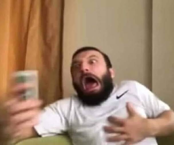 meric01234's tweet photo. @ahaber Karşılarında Orhan Kemiksiz - Mustafa Şekeroğlu gibi birilerini bekleyen ilker ve avukatın Haydar beyin bombardımanı sonrası  sıfat-ül eşgalleri; 😂 https://t.co/JGzCZXCcx3
