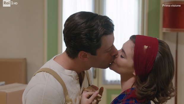 holdontoyou13's tweet photo. Baby, the best part of me is you
And lately, everything's making sense too
Oh, baby, I'm so in love with you π
#ilparadisodellesignore #claredo https://t.co/QEmBwVQFPR
