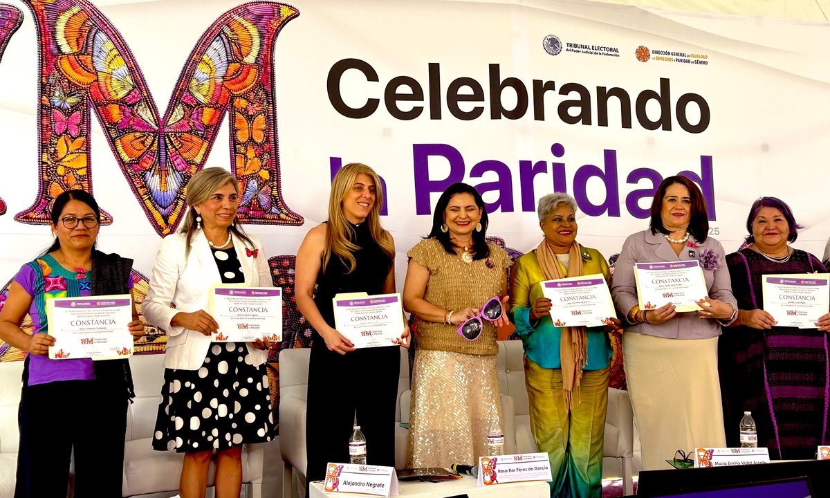 RedAbogadas's tweet photo. En el marco de #8M nuestra colega @FloraGutierrezX se encuentra como panelista en el evento:

#CelebrandoLaParidad🙅🏾‍♀️
que convoca el @TEPJF_informa 

Colocando que la #paridad debe ser desde la diversidad, intercultural y antirracista.

#MujeresIndigenas https://t.co/HE6jOmdyFe