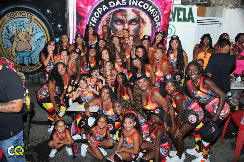 batebolaRJ's tweet photo. Tropa das incomodas @Incomoda2010 https://t.co/Jo7WJu92UM