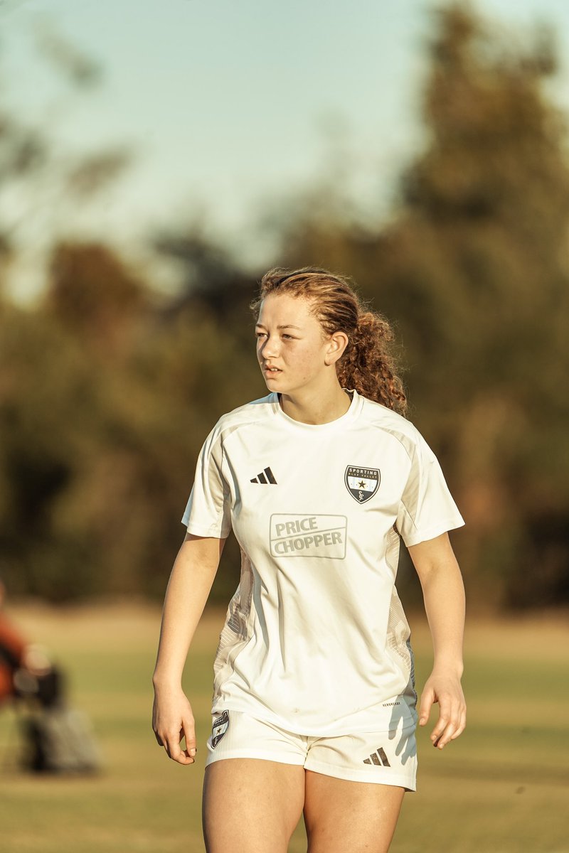 landa_lorelai's tweet photo. Gonna be a fun weekend! I play on Saturday, game #1 & Sunday, game #2. ARCH MADNESSβΌοΈ
#ECNL Midwest Spring Series
@SBV09_ECNL @ECNLgirls @ImYouthSoccer @ImCollegeSoccer #ECNL #ECNLGirls #ECNLSuperCup #LL14 https://t.co/8gB4KsM4sS