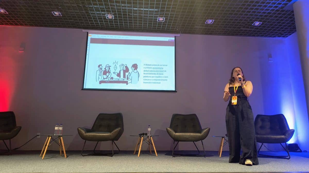 gabriellamena's tweet photo. Organizar um evento imenso é um desafio, mas também lhe traz uma gratidão enorme e um sentimento de dever cumprido depois! Sinto que meu dever foi cumprido, o networking foi intenso e sinto que a comunidade brasileira saiu com oportunidades únicas do evento.  

Foram mais de 1,500 pessoas presentes durante 3 dias de evento; além de uma multidão participando do bloco de carnaval patrocinado pela Modular! 

3 dias com mais de 55 palestrantes, 6 stands interativos, 3 salas para coworking e descanso, um espaço hacker exclusivo e uma área VIP imensa com comida o dia inteiro e espaço para networking!

Um dos poucos, se não o único, evento brasileiro com patrocinadores ligados a descentralização, à web3 de verdade e em sua maioria Ethereum aligned. Um agradecimento a todos os nossos patrocinadores @icphub_BR, @Scroll_ZKP, @arbitrum, @EF_ESP, @CeLatamOrg, @OctantApp, @zcashbrazil, @hiveblocks, @HoneyBadgersBtc BlinkPlanet @lanca_io e @nounsbr 🩷

Um agradecimento a imprensa parceira @cointimesapp e @livecoinsBR, sem vocês não seria possível uma comunicação tão forte para o evento!

Obrigada também a @TrustWallet e a @BybitPortugues por terem realizado side events incríveis! 

Esse evento também não foi possível sem o esforço da equipe da Modular, a começar pelo @cripto_nita_ que esteve comigo desde o dia 1 me ajudando em tudo, ficando dias sem dormir, e sendo parte fundamental nesse desafio. Isso também não seria possível sem o @bonis_crypto, @iamyloc e @_7iago, a melhor equipe de marketing que eu poderia ter. Também um obrigada a todos da @ModularCrypto especialmente o @0xguelfi pela paciência!

Durante o evento também tivemos momentos especiais e gamificados graças ao @Memoprotocol, @GobtcBr e @HoneyBadgersBtc! 

O evento não teria sido tão especial também sem meus mestres de cerimônias ESPETACULARES @HGoodgod @anarchychains @raiauad e @debinvest eu não poderia ter escolhido melhor!! 

Um agradecimento também a paciência do meu time da @icphub_BR comigo nesse tempo! @manesco_thiago @benibauer3 e Diogo

Um agradecimento também aos palestrantes e amigos de fora do Brasil que fizeram esse evento tão especial!@cryptochica_arg @FilosofiaCodigo @entigdd @juansit0xv2 @Ricardo__Gordon @SimonethG @britodeisabella @candufaz @arlettemsalase Jan @RubbyCobain @Anacarolinatz @Arianotfound 🩷

Continua 💚🇧🇷