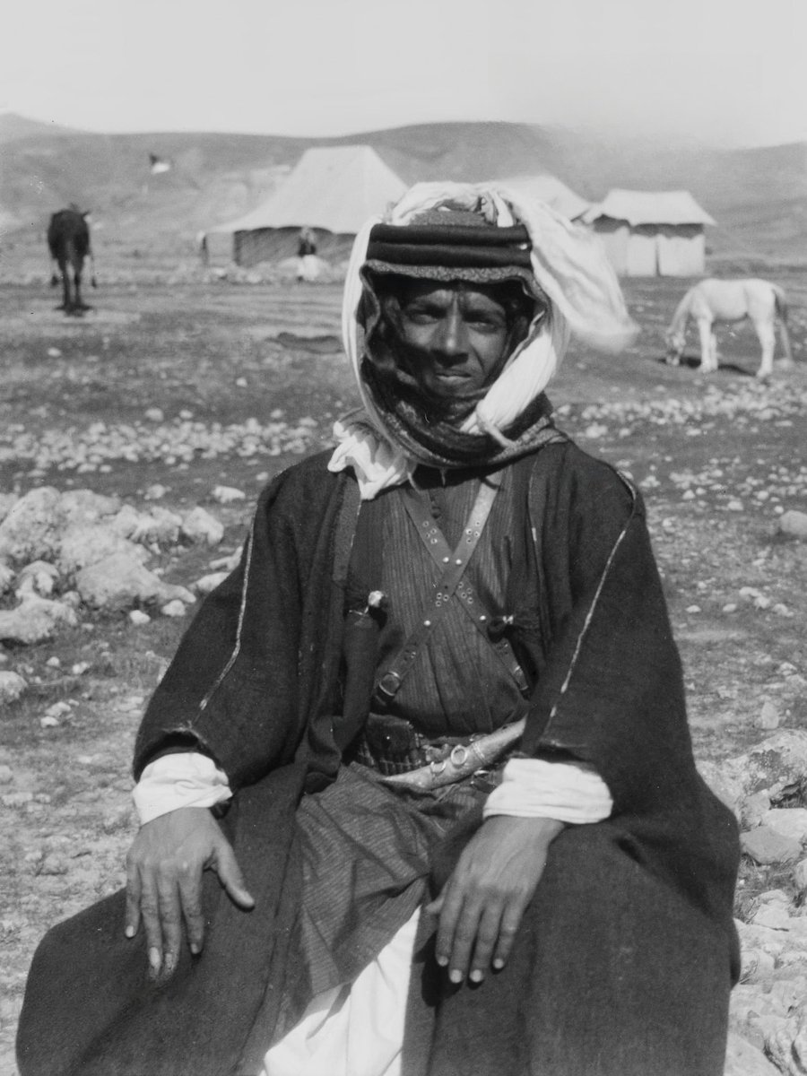 kadooj_25's tweet photo. "أُردنـي من قبيلة العدوانَ 1922م". https://t.co/zqRmo3f1ph