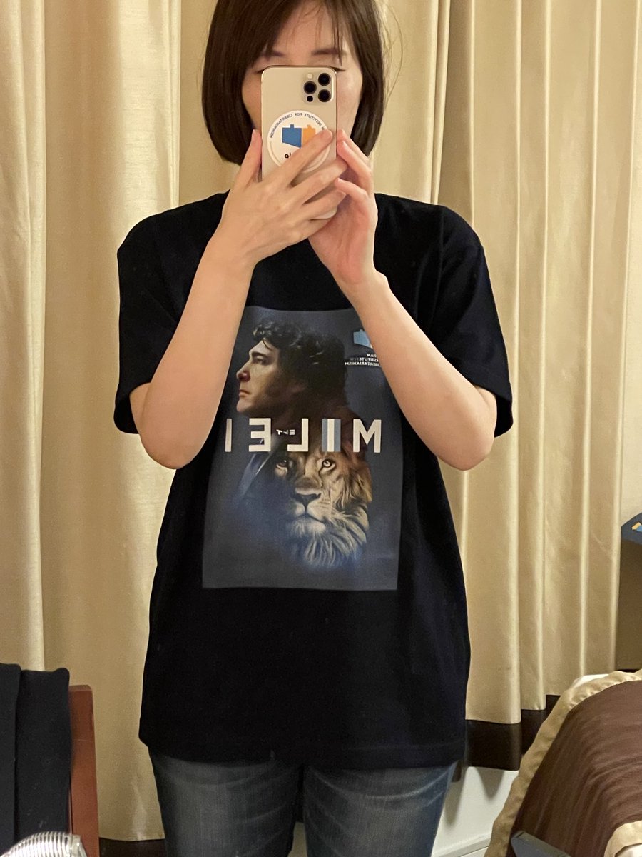 jufujimaru's tweet photo. 本の販促品のTシャツは、153センチの私でSサイズがこんな感じです。けっこう大きめです。 https://t.co/UrOieP4KbH
