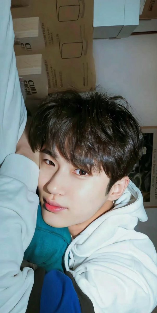 e_ebajay's tweet photo. Deeply in love with you ❤️ 
#ByeonWooSeok #lovelyrunner #Eclipse https://t.co/7IJszS8uRG