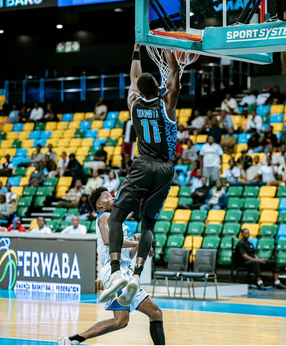 Basket_Senegal's tweet photo. #RBL2025🇷🇼 
Mohamed Doumbya 🇸🇳 claque 22 points, 5 rebonds et 5 passes pour une victoire d'UGB sur Espoir BBC (64-62).

📸 @ferwabaRW

#ugb #espoirbbc #rwanda #basketsenegal https://t.co/8nbWjfHePG
