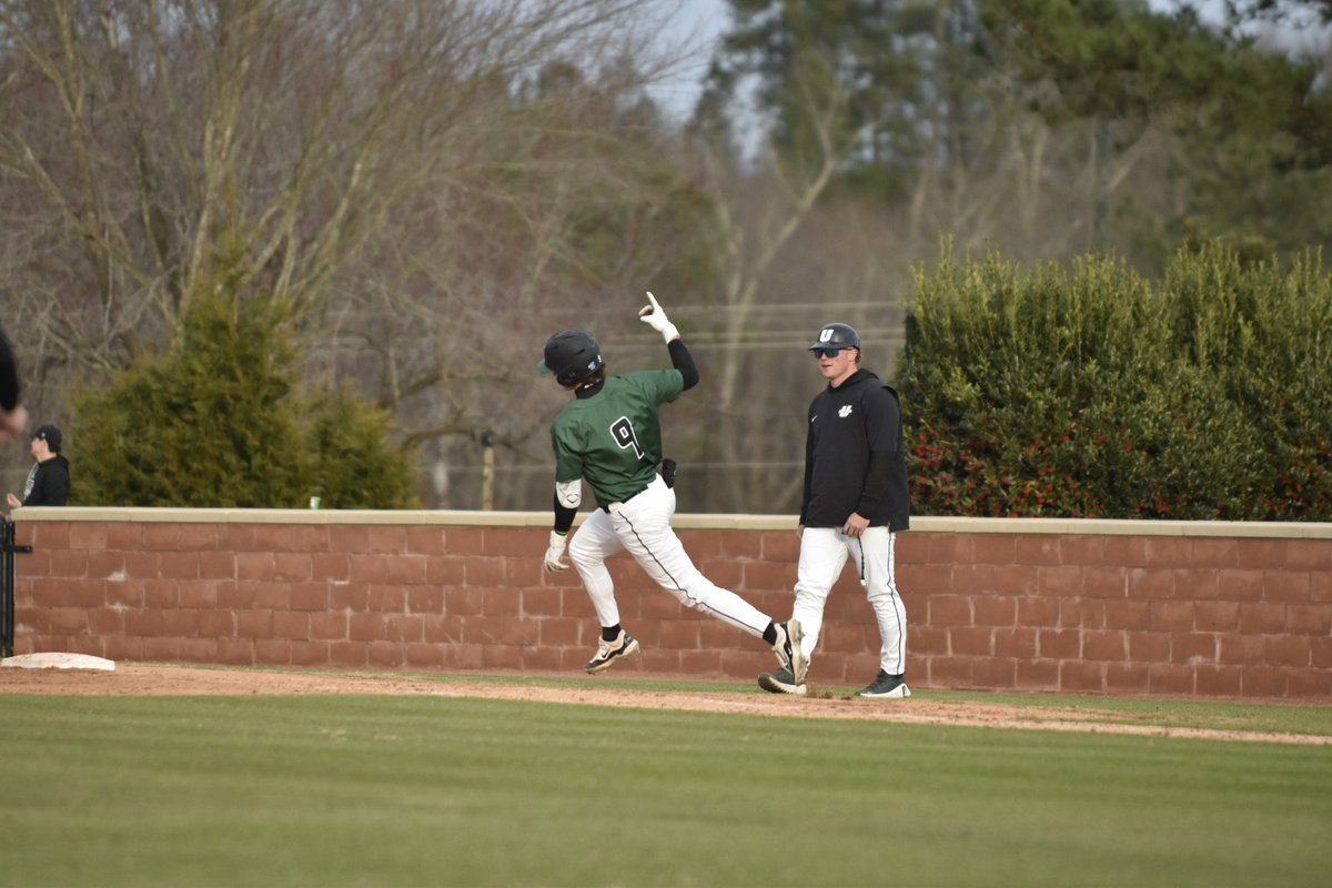 UpstateBSB's tweet photo. ⬇️8TH | UPST 9; TROY 9                   

SCOTT CAMPBELL GETS HIS FIRST HOMER AS A SPARTAN IN CLUTCH TIME!

KAI TULLOS PINCH HIT DOUBLE TO TIE IT!

#SpartanArmy⚔️ https://t.co/i9PJkSRH1W