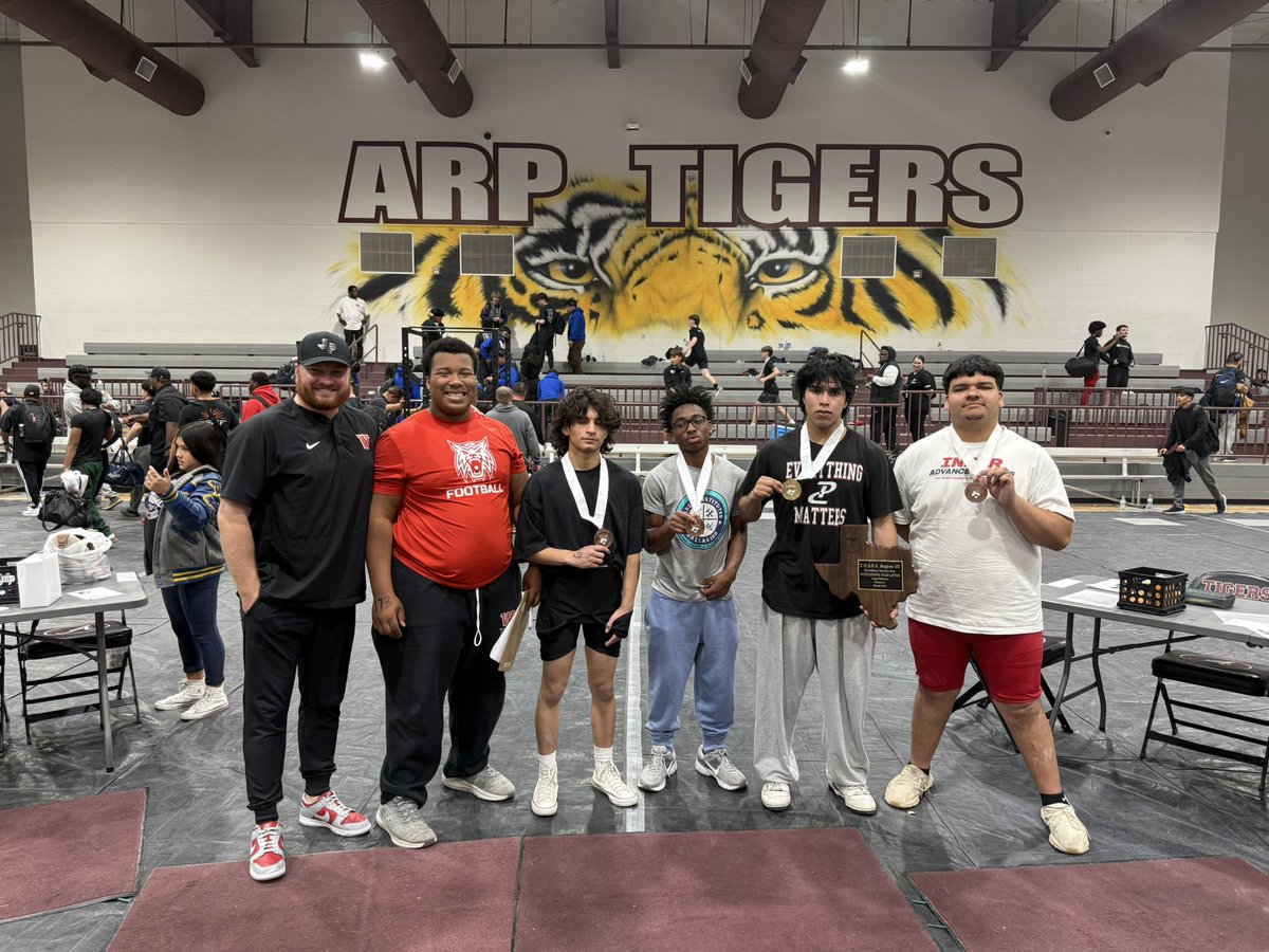 Woodrow Wilson Powerlifting tweet media