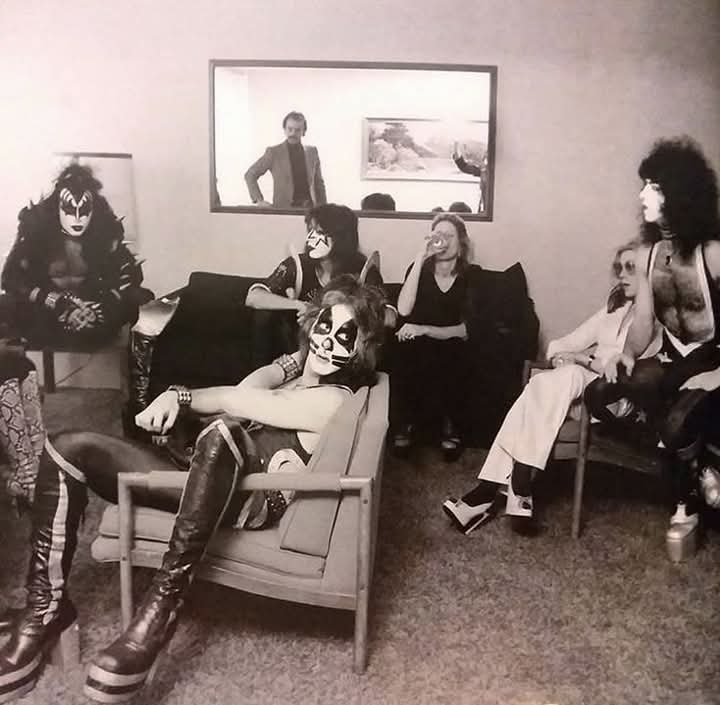 Vintage KISS with Bill Aucoin in the mirror. Excellent pic