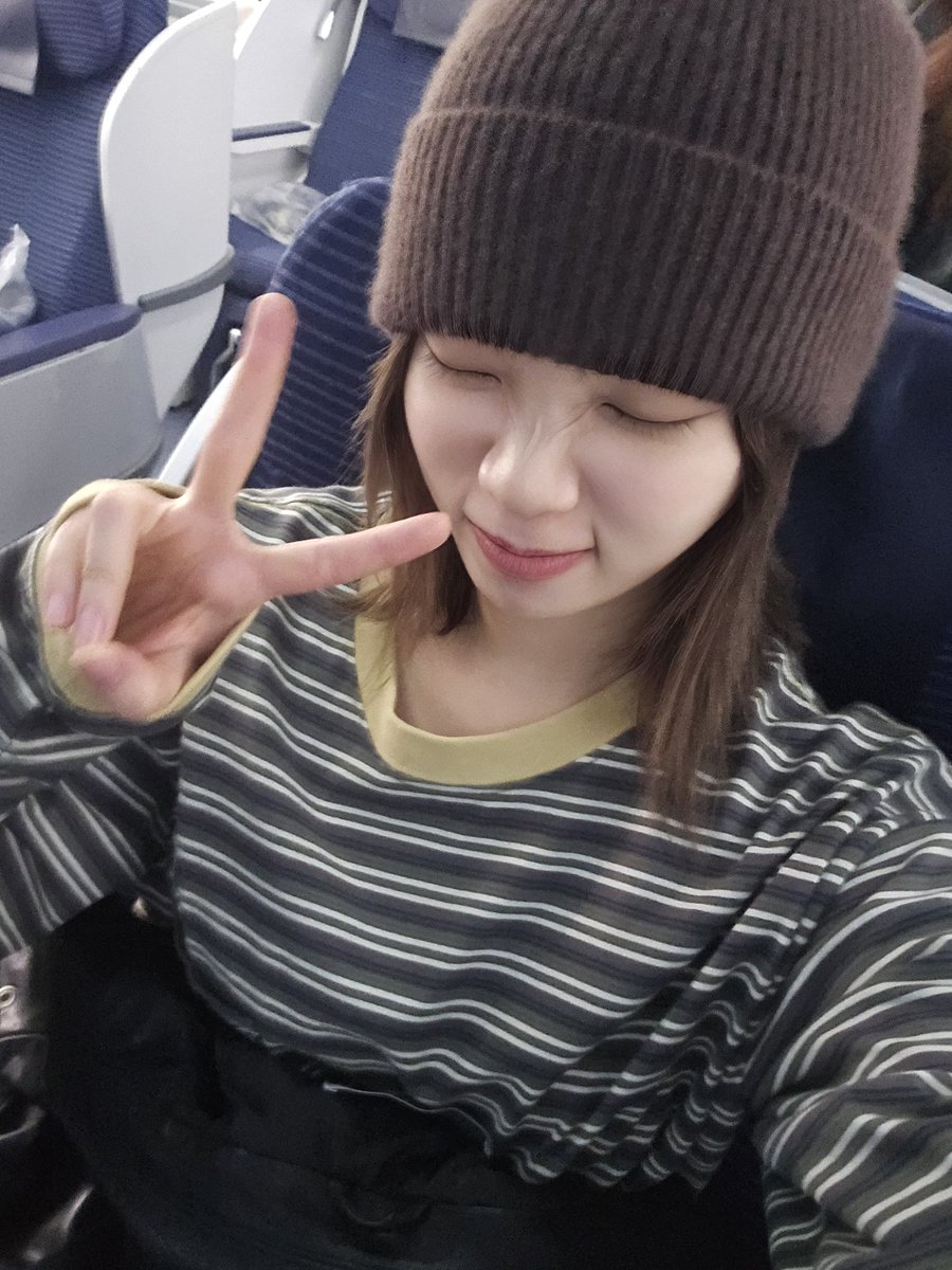 agicheetah's tweet photo. chaewon's dm update,

"i'll be back" https://t.co/ayYY23c5jY