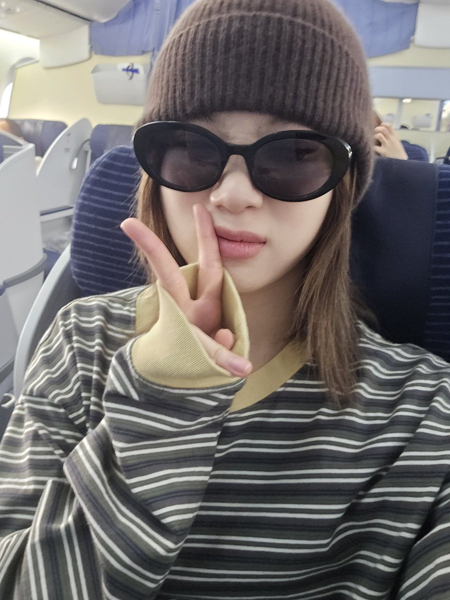 agicheetah's tweet photo. chaewon's dm update,

"i'll be back" https://t.co/ayYY23c5jY