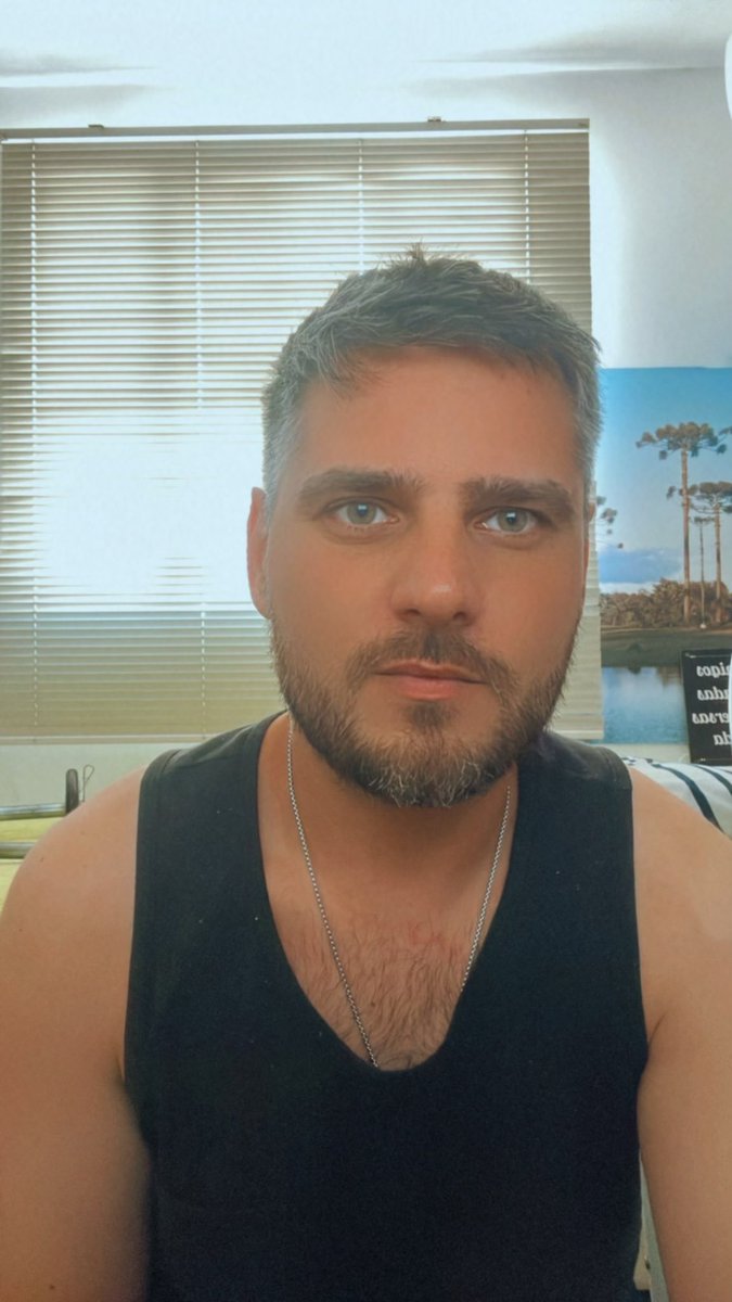Paolopzan's tweet photo. Quem gosta de mim tem meu respeito, quem não gosta, problema seu! ✌️ https://t.co/ZsKLe4SYBL