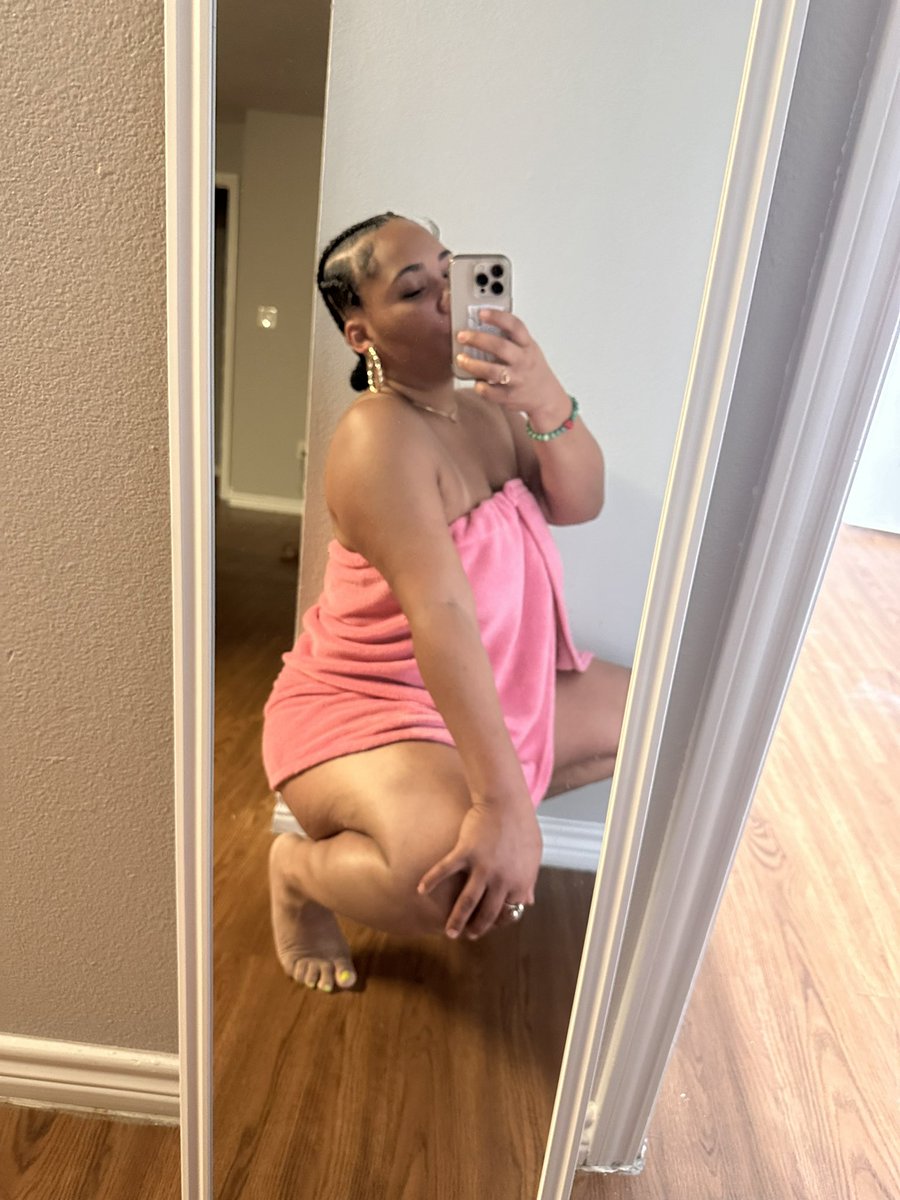 redfeetplease's tweet photo. #newtotwitter #paypigs #humilation #feetslave #financialdrain #sellfeet #ISell  Tribute for response Prick https://t.co/U5VQIaw7Vq