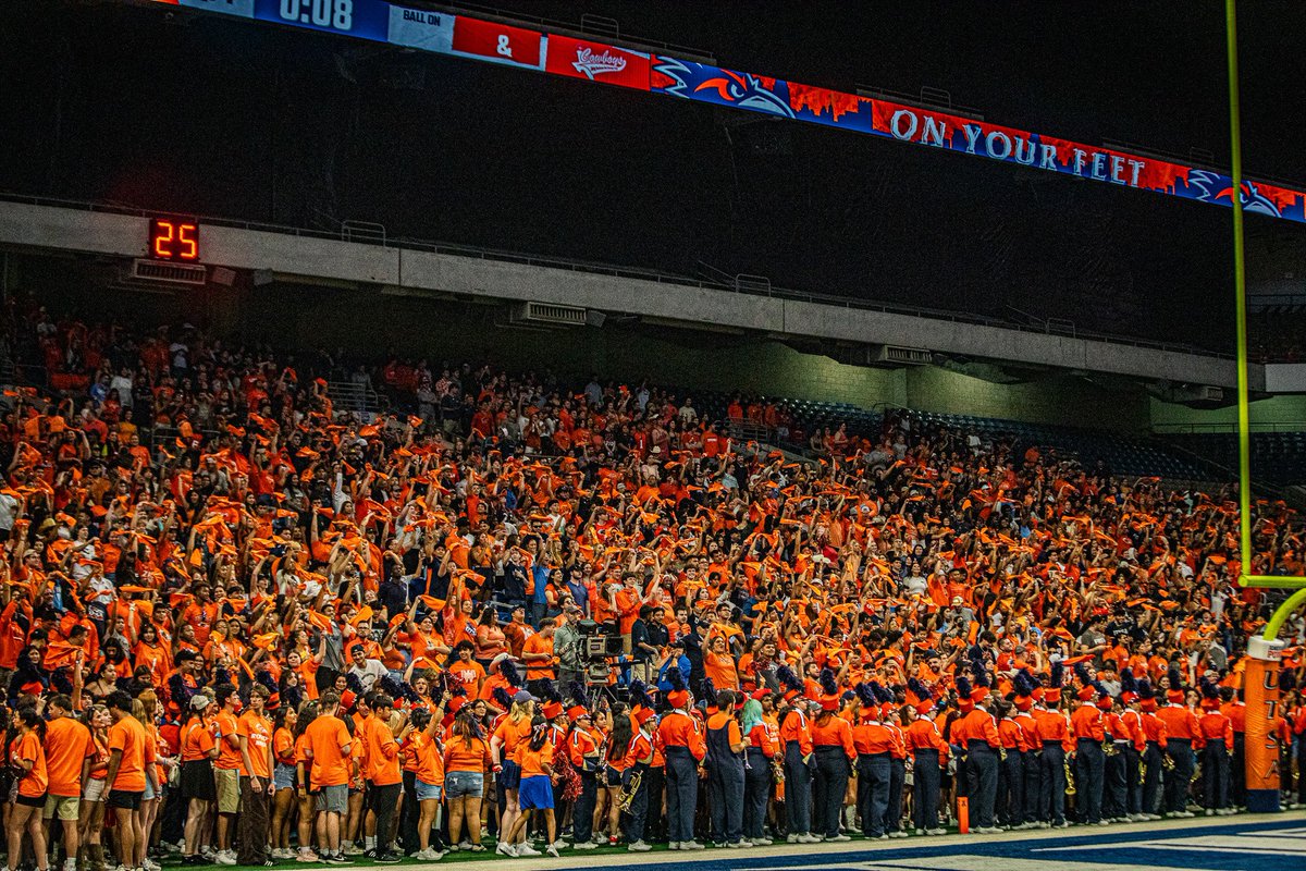 #UTSA football will NOT hold a Spring Game in 2025, per coach Jeff Traylor and AD Lisa Campos. 

Fans will have to wait until the opener in August to get a glimpse at the new-look Roadrunners 👀

Thoughts?