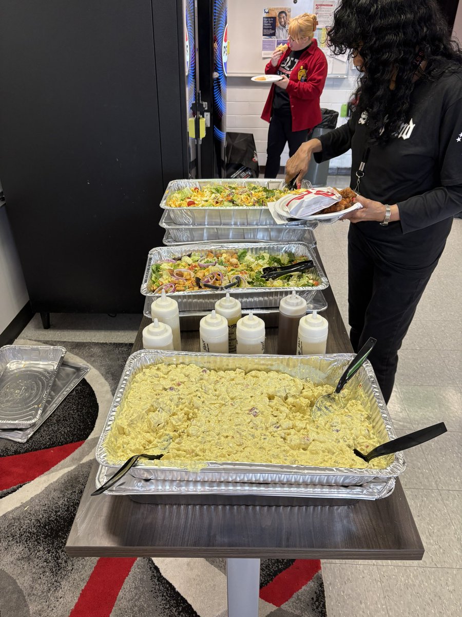 StemleTeaches's tweet photo. Thank you @JCPSKY Culture and Climate for organizing a #WeSeeYou day for our teachers today. We felt so appreciated and loved today! Thank you so much! Also, many thanks to @texasroadhouse @ChickfilA @Roosters O’Charley’s &amp; I Love Tacos for sponsoring and loving on our teachers. https://t.co/lE5lKnJPoB