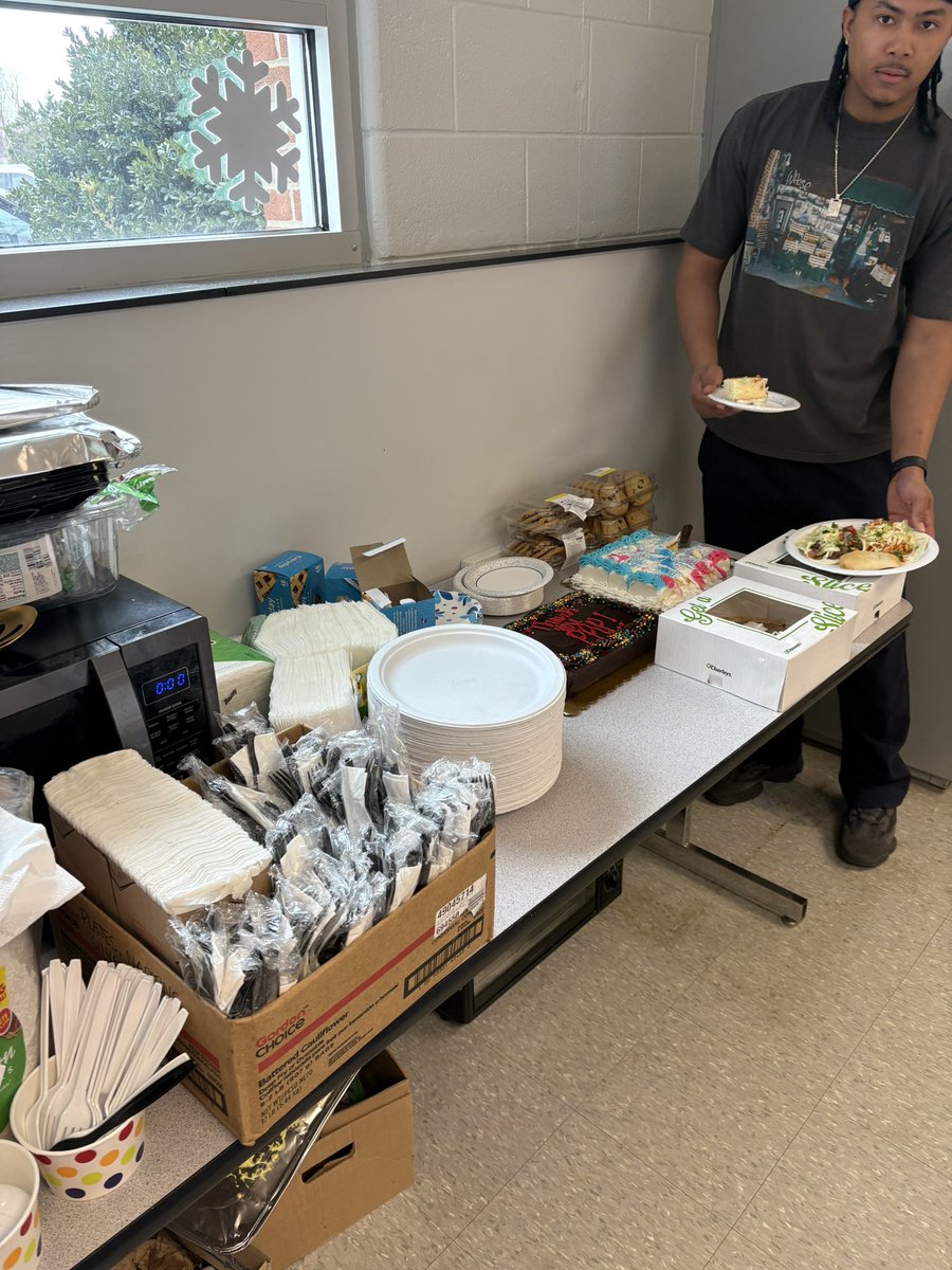 StemleTeaches's tweet photo. Thank you @JCPSKY Culture and Climate for organizing a #WeSeeYou day for our teachers today. We felt so appreciated and loved today! Thank you so much! Also, many thanks to @texasroadhouse @ChickfilA @Roosters O’Charley’s &amp; I Love Tacos for sponsoring and loving on our teachers. https://t.co/lE5lKnJPoB