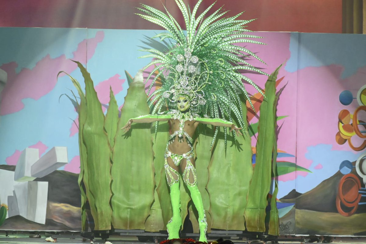 robmorales85's tweet photo. Que alguien cuente la movida de las Drag de Lanzarote... #DragQueenLPGC https://t.co/wtM9pmTDoZ