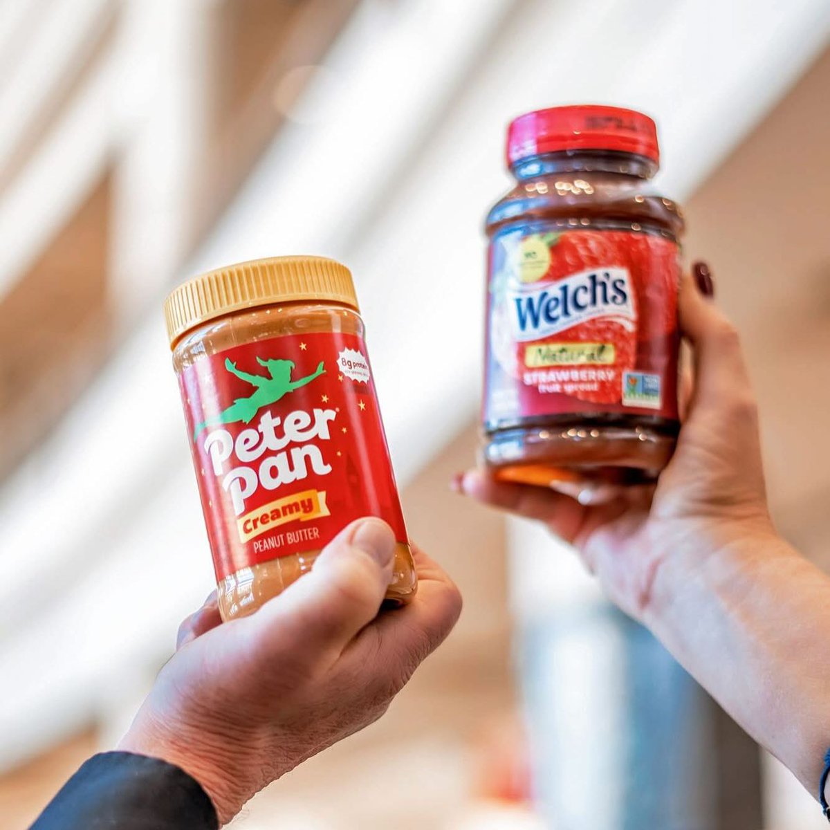 MoveForHunger's tweet photo. The best pairs don’t just taste good—they do good. ❤️ #SpreadTheLove food drives have provided 10K meals and counting! #MoveForHunger #EndHunger

(📷: @LiveLMH, @StopHungerUSA, @OCCC, @sodexo_live, @evoPhilly) https://t.co/SDOMRobQn1