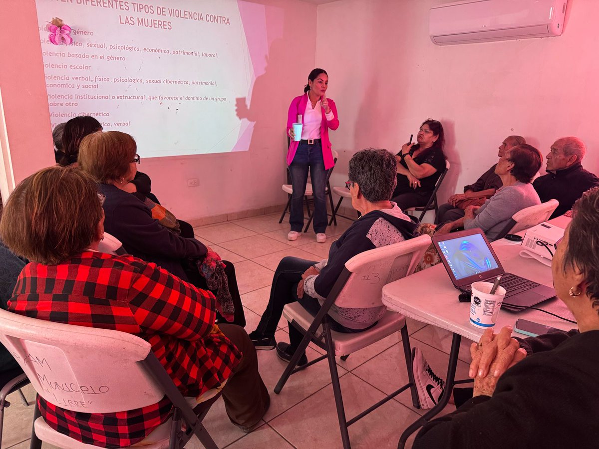 DifCajeme's tweet photo. 🌸💜 En el marco de la conmemoración del Día de la Mujer, las abuelas de INAPAM Municipio Libre recibieron una importante plática sobre la "Prevención de la Violencia contra las Mujeres", impartida por la Lic. Yessenia Ortega de la Subprocuraduría del Adulto Mayor. 👩‍🏫🤝 https://t.co/HIvdjinNoX