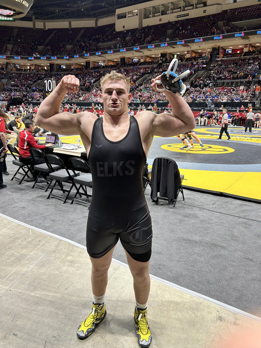 Elks_Wrestling's tweet photo. Johnny Moyer with a 7-1 win vs  a #1 from Columbus.  Movin on at state!   WAY TO GO JOHNNY!!!  @chselksad https://t.co/Ksd5SPeUGZ