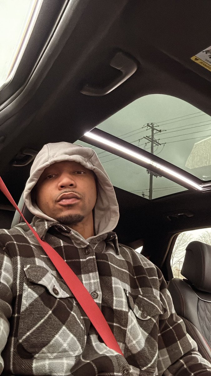 snapboitye's tweet photo. Cooling out https://t.co/8peO3AzOgt