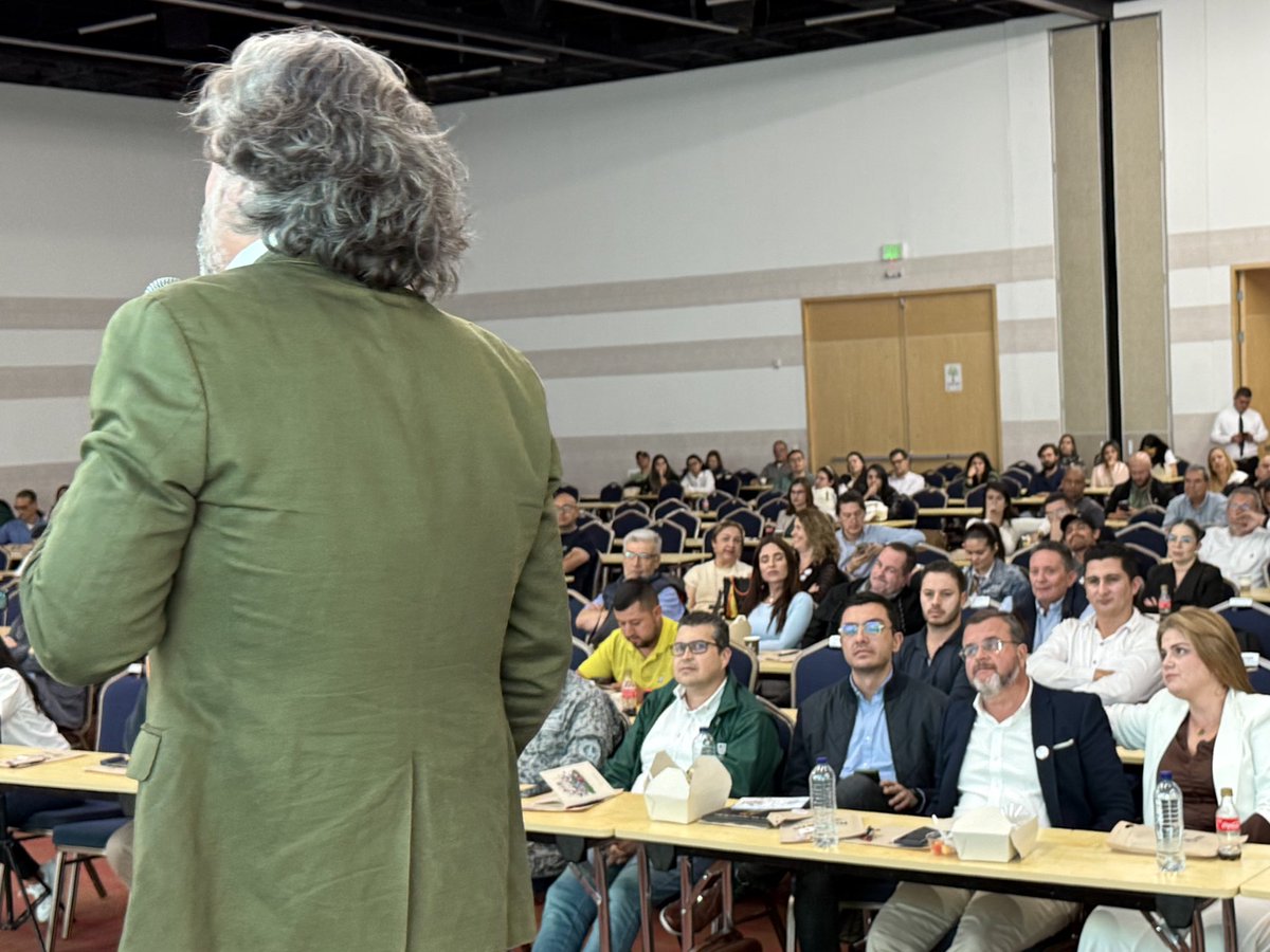 AlcRionegro's tweet photo. #RioData “Esto que sucede hoy en Rionegro es histórico, porque los datos no solo ayudan a identificar problemas, sino a corregir errores y a entender que lo recursos son limitados”, @JDOviedoAr https://t.co/ugEvEmBFS8