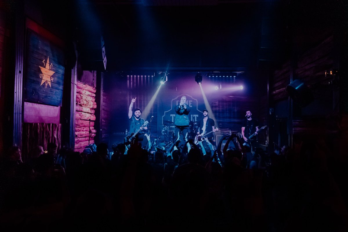 everrest_band's tweet image. We’ll see you tonight, Dallas, TX!! Catch us @treesdallas supporting our friends in Viridescent among a ton of other amazing bands. 👊

📷: Megan Choi