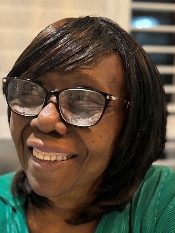 Kent_999s's tweet photo. ERITH / BEXLEYHEATH / WOOLWICH: Korkor Dravie (75) is missing from DARTFORD. Last seen on a bus to Erith, 2.20pm today. She’s 5’ 6” tall wearing a long black ‘Puffa’ jacket, blue trousers, black &amp; white top, black shoes, and carrying a black handbag. If seen 📞999, Ref: 07-1158. https://t.co/gJVwyLe3WW