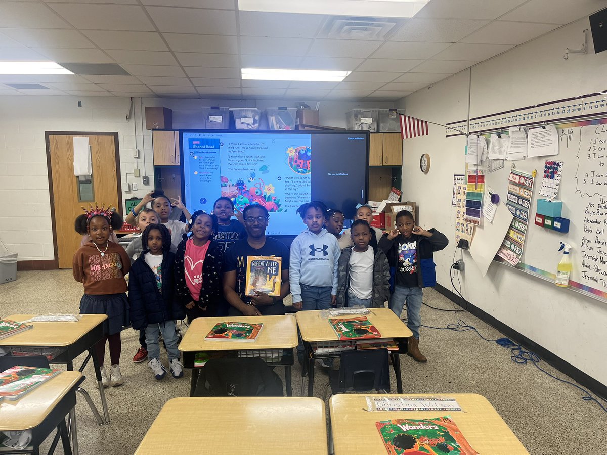 SthomasMATH's tweet image. Got to participate in #ReadacrossAmerica. Thanks LakeView Elementary