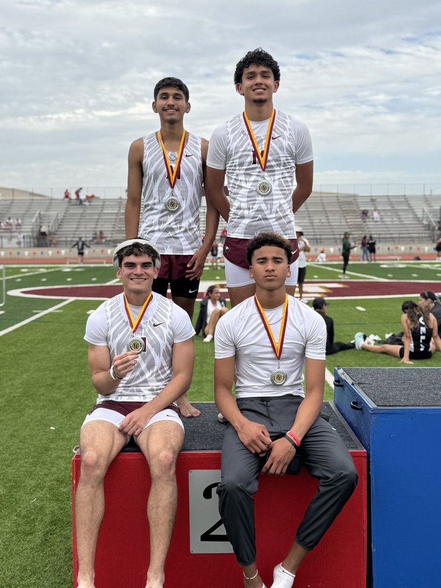 EagleTrack's tweet photo. 🚨 4x200m Relay Update: Mission Eagles at Jim Hudson Relays 🚨

🥈 Mission Eagles take 2nd place in the 4x200m relay, clocking an impressive PR of 1:30.81! 🔥💨

Great teamwork and speed—way to represent! More results coming soon!

#MissionEagles #JimHudsonRelays #TrackAndField https://t.co/01R1HSIpQP