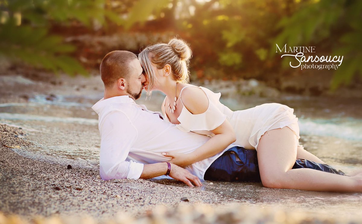 I can’t wait for more sessions like this… summer can’t come soon enough 🥰 
#yxe #saskatoon #couple #beach #destination #photography