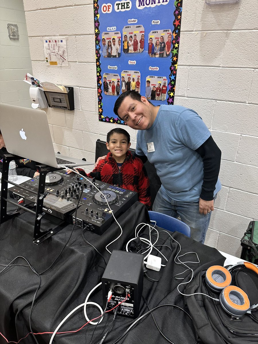 Zaira Reyes (@zreyes_pdn) on Twitter photo A literal angel 😍 thank you for always doing the most for our home family AND school family ♥️ Career Day with our favorite DJ 🎧 <a href="/REstrada_PDNES/">Rebecca Estrada</a> <a href="/MSmith_PDNFAA/">Melissa Smith</a> <a href="/AEscobar_PDNFAA/">Angie Escobar, M.ED</a> <a href="/ESanchez_PDNFAA/">Erin Sanchez</a> A literal angel 😍 thank you for always doing the most for our home family AND school family ♥️ Career Day with our favorite DJ 🎧 <a href="/REstrada_PDNES/">Rebecca Estrada</a> <a href="/MSmith_PDNFAA/">Melissa Smith</a> <a href="/AEscobar_PDNFAA/">Angie Escobar, M.ED</a> <a href="/ESanchez_PDNFAA/">Erin Sanchez</a>