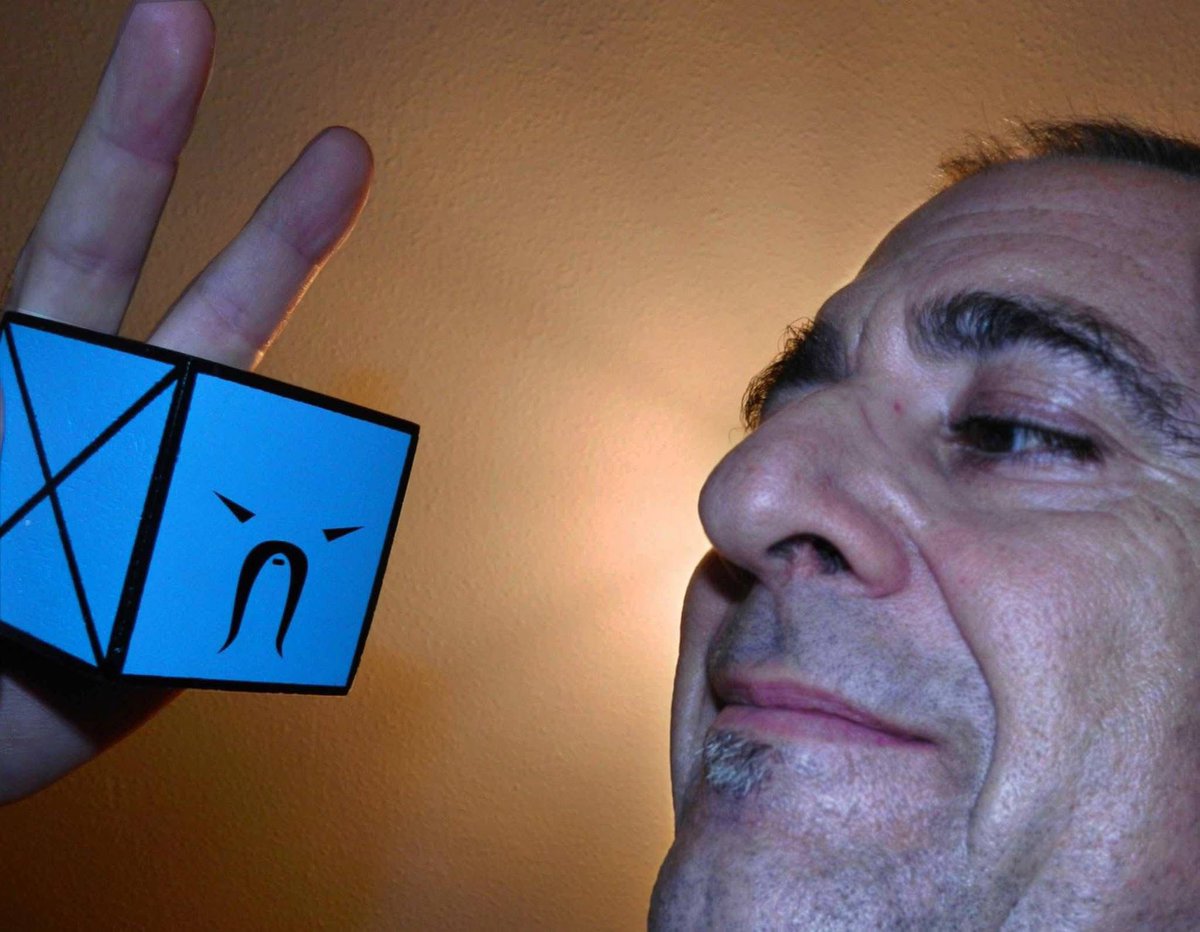 Ha fallecido una de las personas que más ha hecho por el videojuego en España. Pero Gilberto era mucho más que eso, era una gran persona. Amigo y asesor de Weird fueron muchas las ediciones que compartimos. Muchas gracias por tu generosidad y entrega Gilberto. Te recordaremos