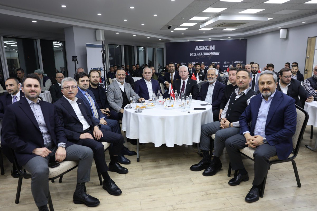 orhanaydin's tweet photo. Gazze’ye Bağışlanmak Üzere 2. Hayır Müzayedemize teşrif eden başta İstanbul Valimiz Sn. Davut Gül, Büyükelçimiz Sn.Mehmet Güllüoğlu, Zeytinburnu Kaymakamımız Sn.Adem Uslu, Fatih Belediye Başkanımız Sn. Ergün Turan, müzayedeyi birlikte organize ettiğimiz Deniz Feneri Derneği Genel Başkanı Sn. Av. Mehmet Cengiz, müzayedenin moderatörlüğünü yapan kıymetli dostum Sn.Ömür Akkor’a ve Gazzeli kardeşlerimiz için bu mübarek ayda gecenin bu saatine kadar hayırda yarışan tüm hayırseverlere şükranlarımızı sunuyor, hayırlarının makbul olmasını Cenab-ı Allah’tan niyaz ediyorum.