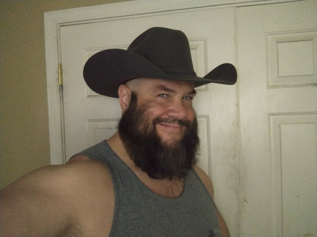 NitskiMusic's tweet photo. I've always wanted a real nice gray felt cowboy hat, I had a cheap small brim fedora one ones, but nothing this nice. I love it. #Cowb https://t.co/5wTPhtbQEs