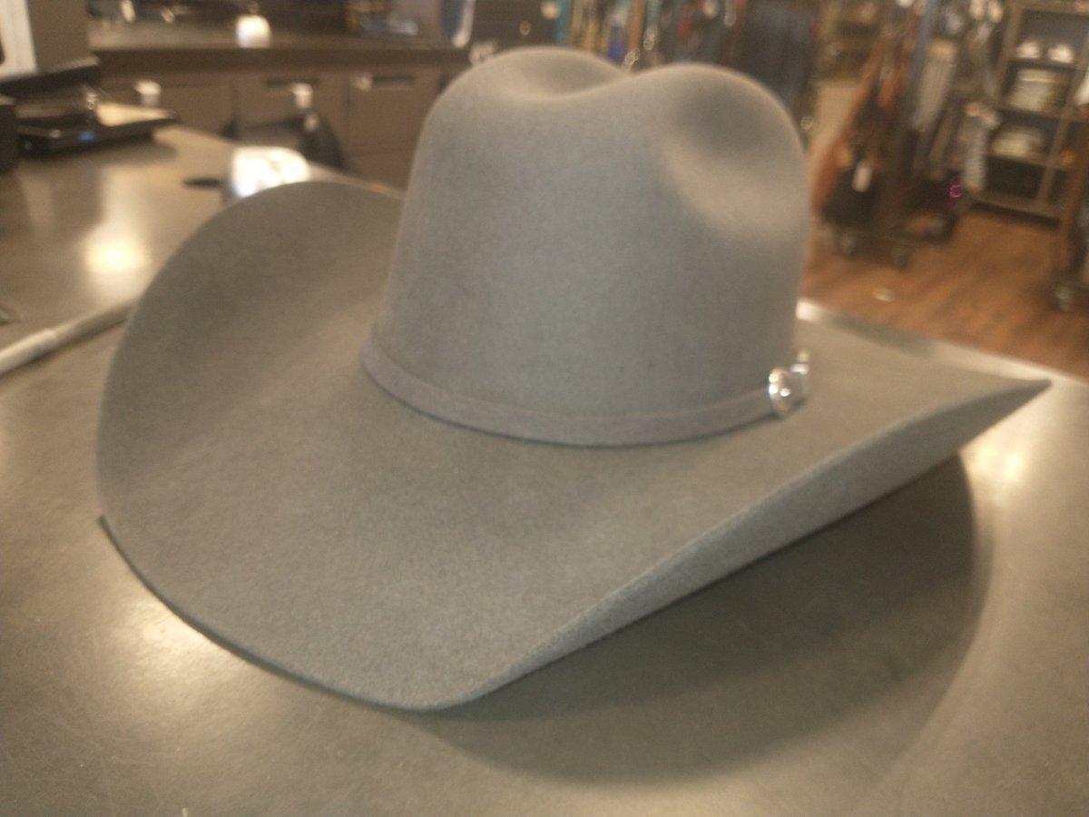 NitskiMusic's tweet photo. I've always wanted a real nice gray felt cowboy hat, I had a cheap small brim fedora one ones, but nothing this nice. I love it. #Cowb https://t.co/5wTPhtbQEs