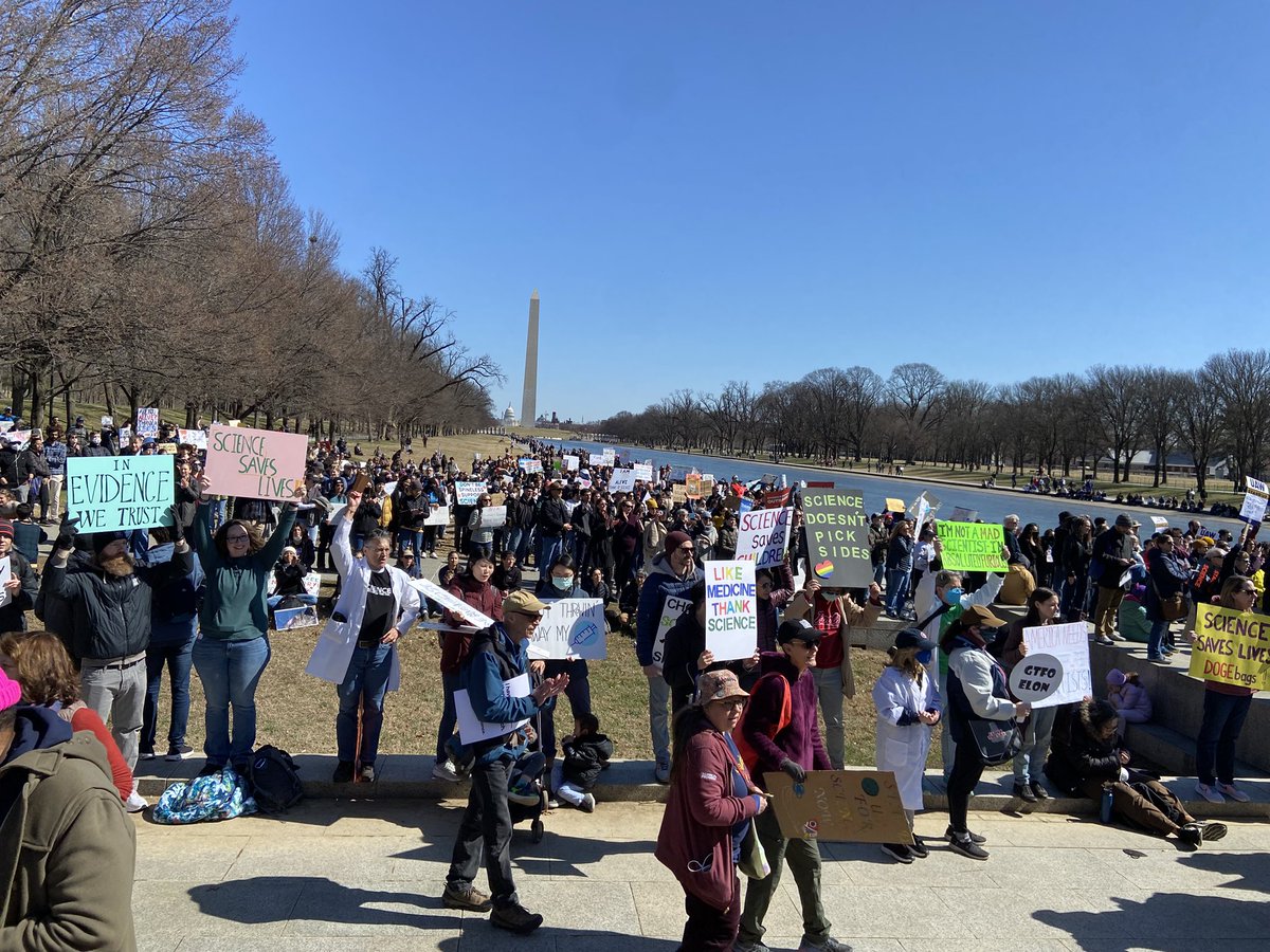 JiaRayYu1's tweet image. March for science @ DC