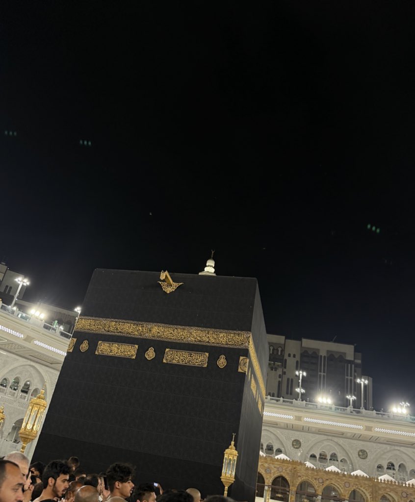 ماكان فقده هيّنًا ولكنه أمرًا مقضيًا أمر ثقيل على الرُوح أن تمرّ الأيام محملةّ بكل الوجوه إلا وجه أبوي💔 اللهم ارحم فقيدي واجمعني به في جنتك