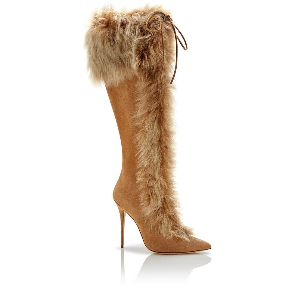 dollbodydoesoul's tweet photo. rihanna x manolo IM IN LOVE https://t.co/RKl2GXC6iL