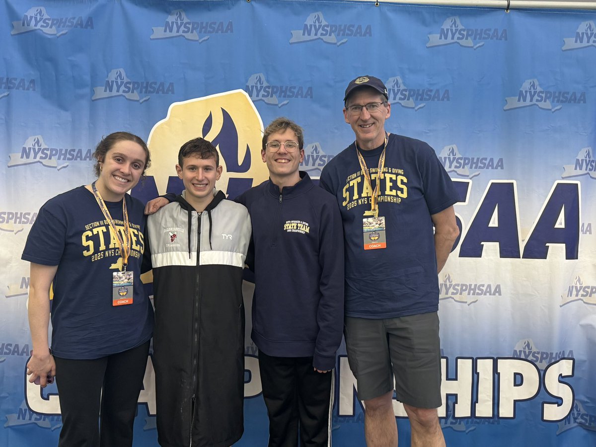 Bville_Bees's tweet photo. Nicolas Pompo started diving 15 months ago &amp; he just placed 4th in the @NYSPHSAA What an amazing story for an incredible student athlete. We are so proud of you, Nick. https://t.co/zSAih4Trea