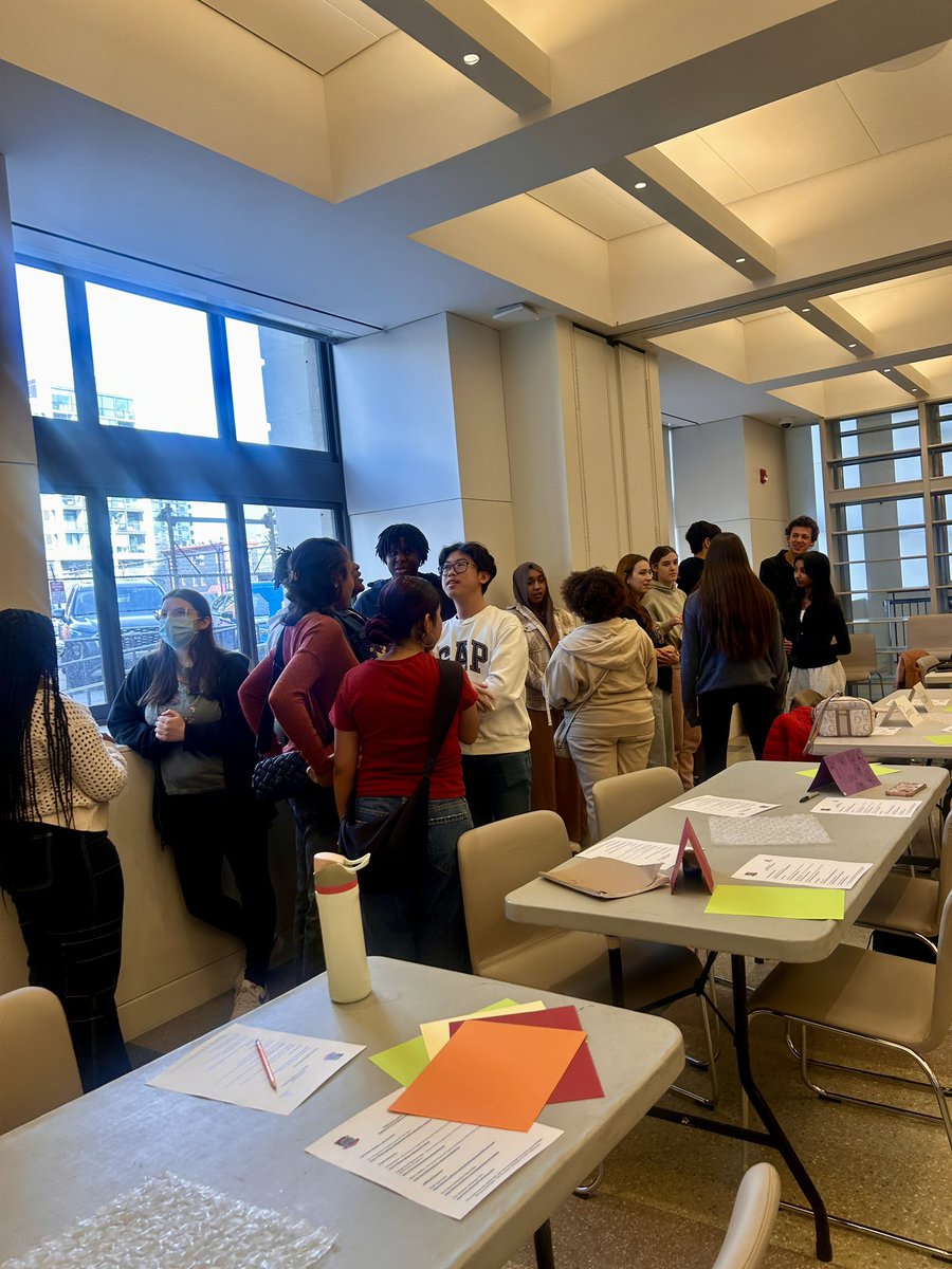 TheAAdvantage's tweet photo. 🚀 Strong standardized test scores can boost your chances for scholarships, financial aid, and college admissions! Big thanks to the @FreeLibrary Field Teen Center for supporting our future leaders. 🙌 Let’s keep striving for success! 💪

#SATPrep #Scholarships 
 #GetTheAdvantage https://t.co/w9zxbgBZ0P