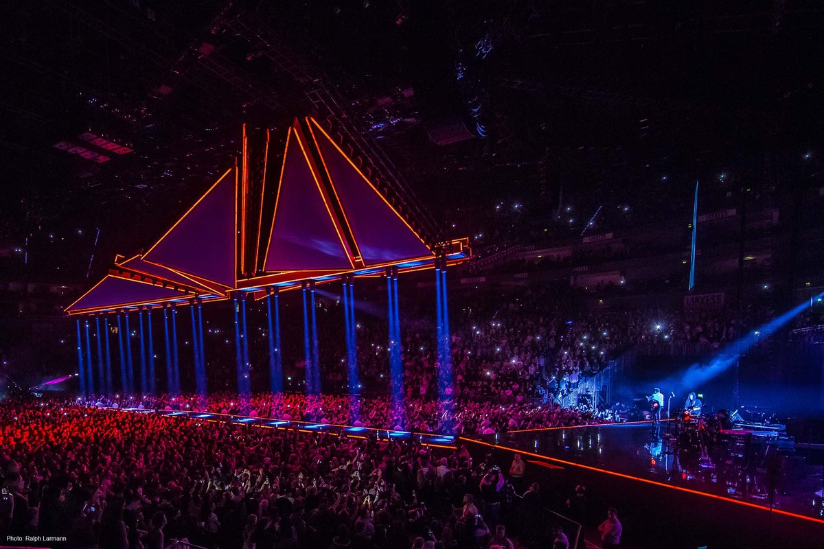 First of two sold out shows at The O2 Arena in London tonight. Thank you to each one of you who turned up to the past nine shows so far. Happy to be home. ✌️🏽🇬🇧

🖤 OTHE®️