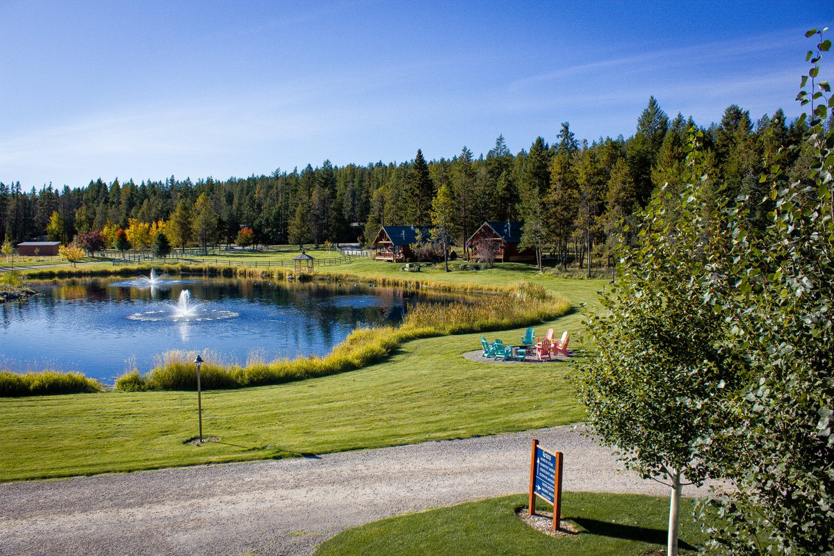 Haymoon_Resort's tweet photo. We are getting so close to Spring, I can just feel it! The snow is melting, the sun is shining, and soon everything will be very very green again! 🌞🌲
.
.
.
#cabin #haymoonresort #dreamvacation #bestplacestostay #montana #mt #resort #familyvacation #spring https://t.co/Jv5kUvP39J