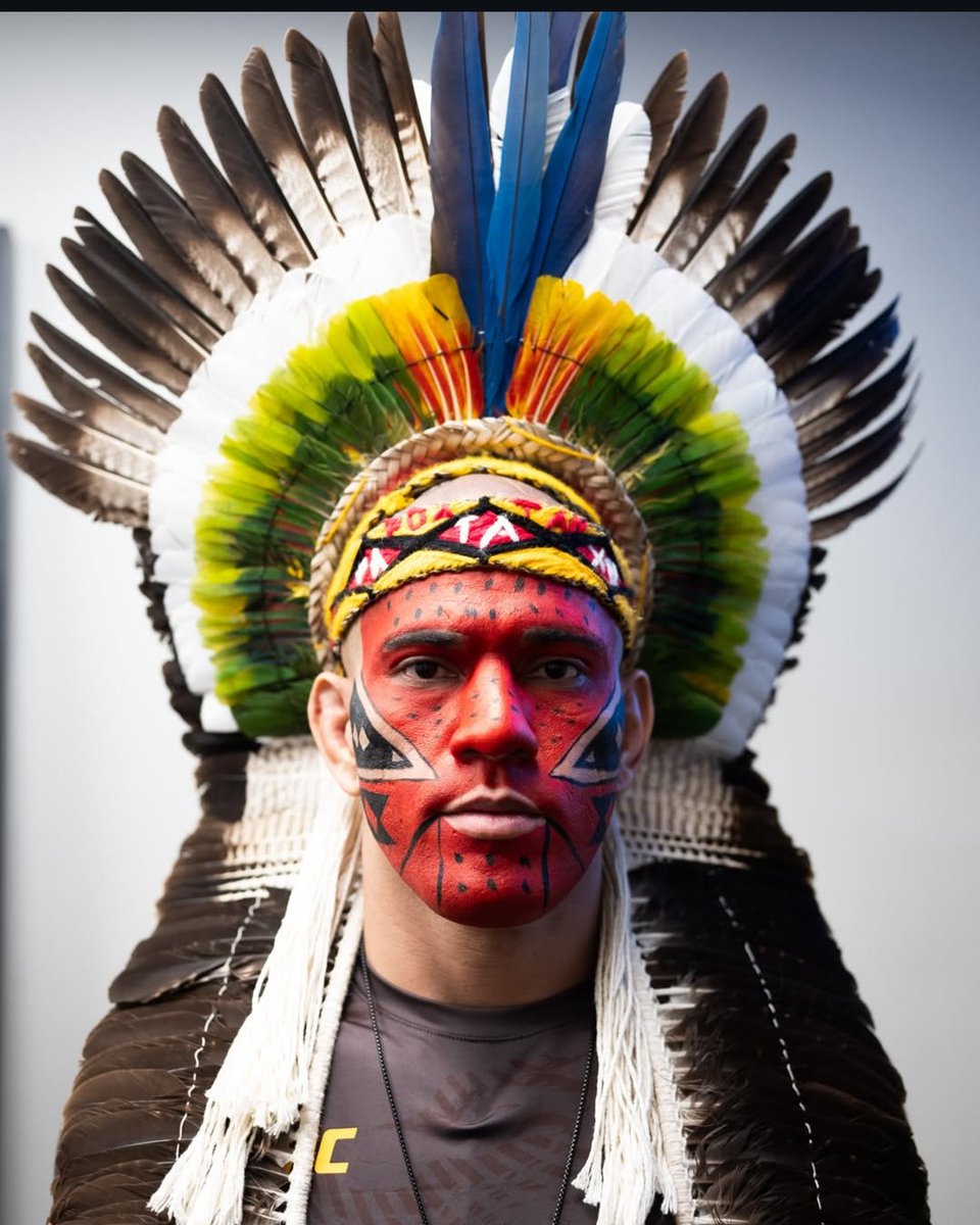 Mientras tanto Poatan Pereira 🇧🇷 ya está listo para el pesaje ceremonial que comenzará después de la conferencia del 314

#UFC313 Chama 🗿