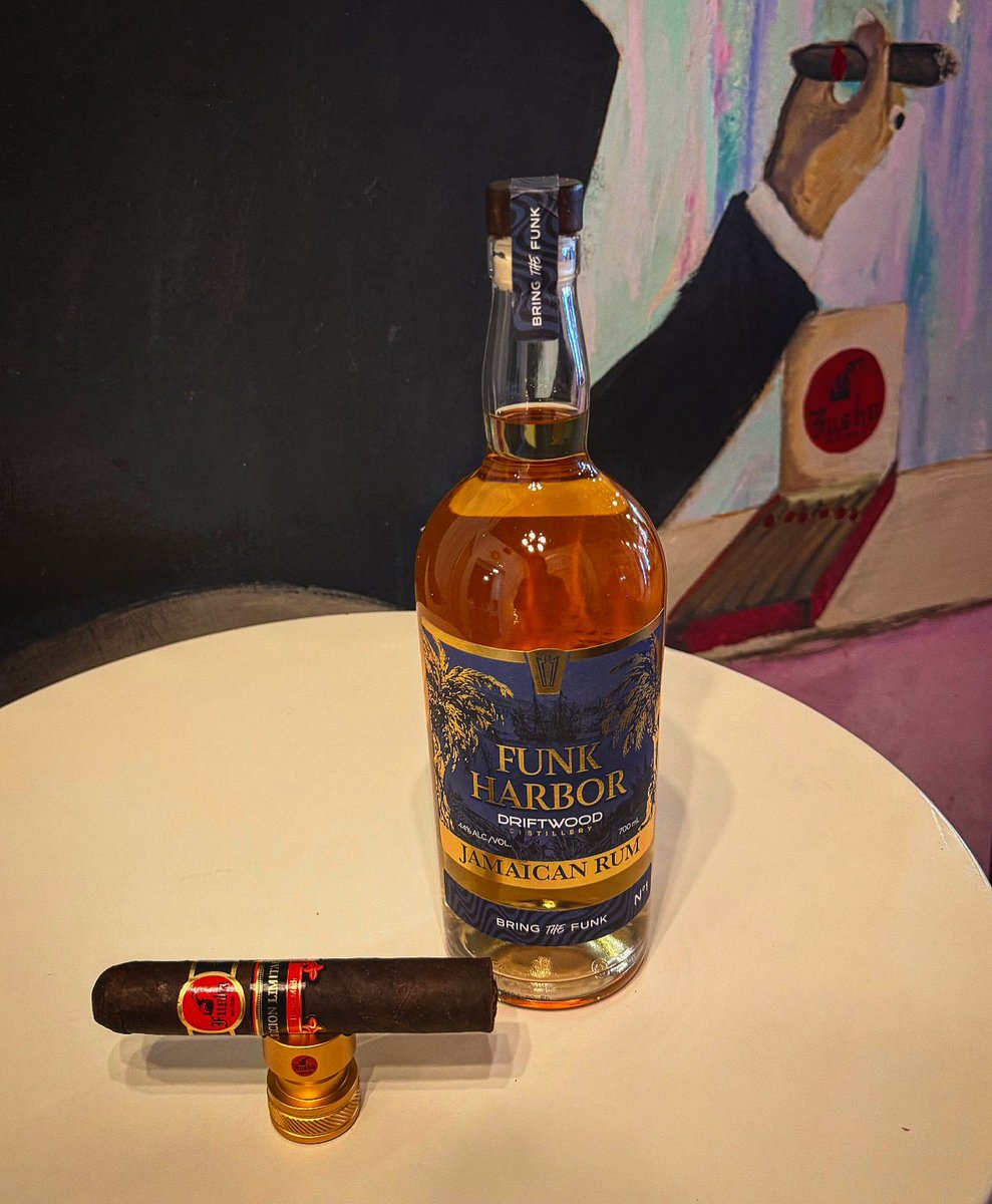 funkmasterMMA's tweet image. There’s nothing more relaxing than having your favorite cigar with a glass of Funk Harbor rum. 🥃
funkharborspirits.com
#FunkHarborrum #JamaicanRum
