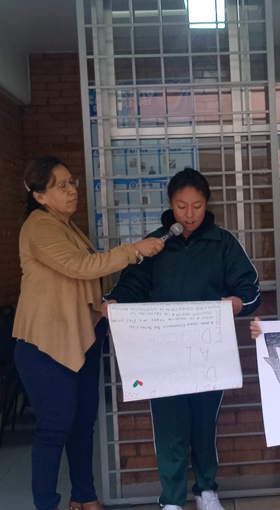 MARIAFL48885477's tweet photo. EN CAM 18 Se promueve el día Internacional de la Mujer. Participaron Maestras, Madres, alumnas y alumnos del CAM 18. Resaltando con ello la equidad de género. #MaratonesPorLaLectura #MujeresEnLasLetras #SEP_mx https://t.co/8yOihQQ3vS