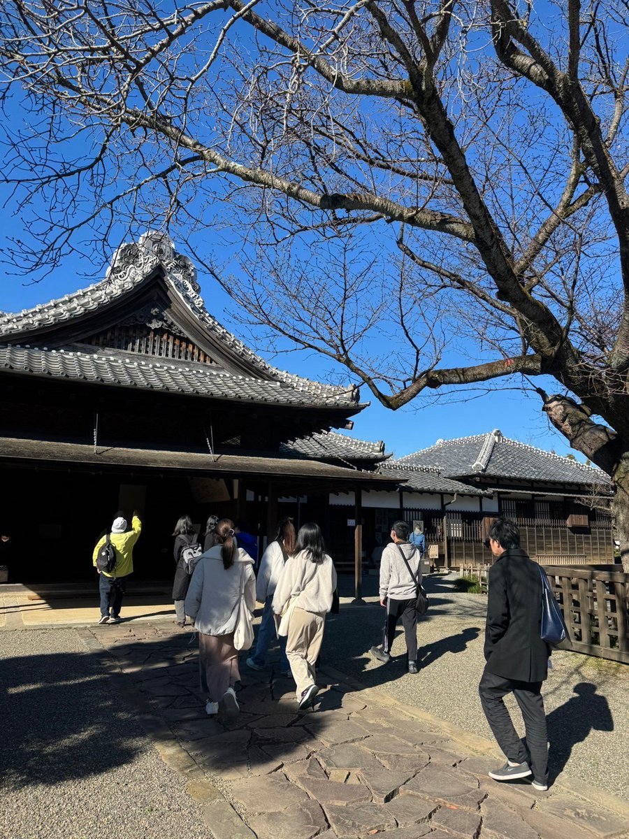mito_cs's tweet photo. こんにちは！C'sです！ 
 今日はC'sのイベント「まちなか回遊記」をご紹介します！
 C'sでは、定期的に街を歩いて散策するイベントを実施しておりこの回ではガイドさんに弘道館を案内して頂きました！ 冬でしたので最後に美味しいごはんで暖まりました (*´꒳`*)

#水戸市  #みと #まちなか https://t.co/vpafPjbIhu