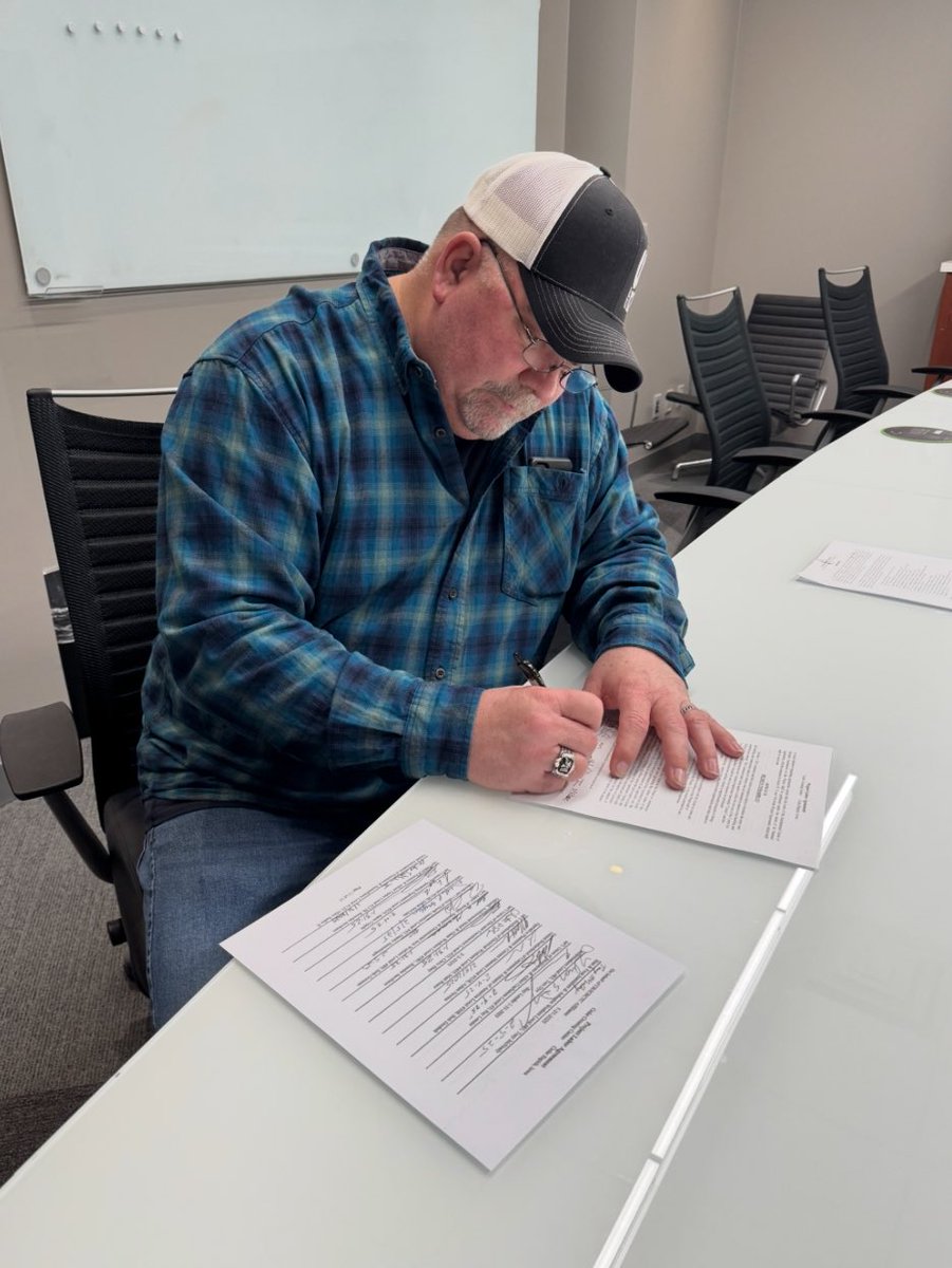 Congratulations to the Cedar Rapids/Iowa City Building Trades Council for executing a Project Labor Agreement (PLA) on the $275 million future Cedar Crossing Casino in Cedar Rapids! 👏👏👏 <a href="/NABTU/">The Building Trades</a>